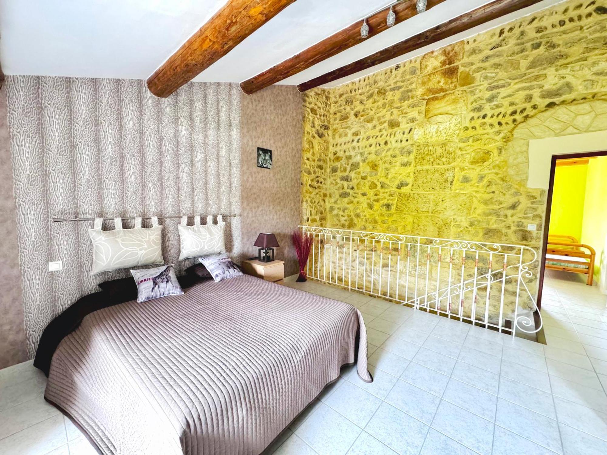 Loca-Moulins Villa Saze  ภายนอก รูปภาพ